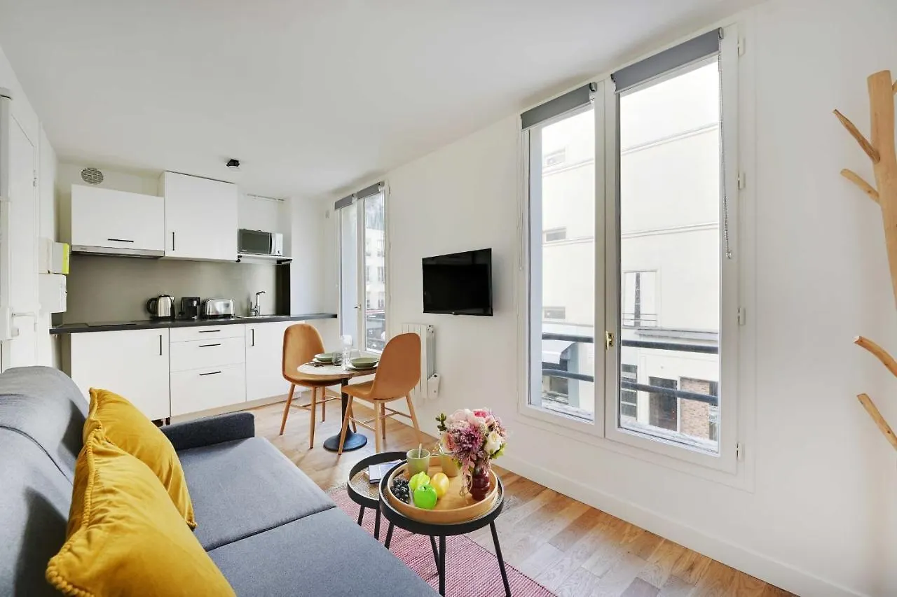 Stunning Apartment 4P1Br パリ 0*,
